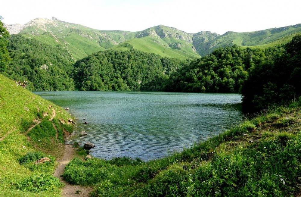 Göy göl - Cənnətin bir guşəsi “Goy Gol Lake Resort”...